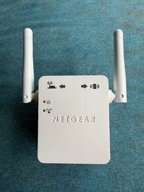 NETGEAR N300 WiFi Range Extender, model WN3000RPv3